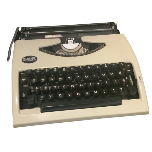 Vintage Hero Portable Manual Typewriter Cream with Black Keys and Hard Case